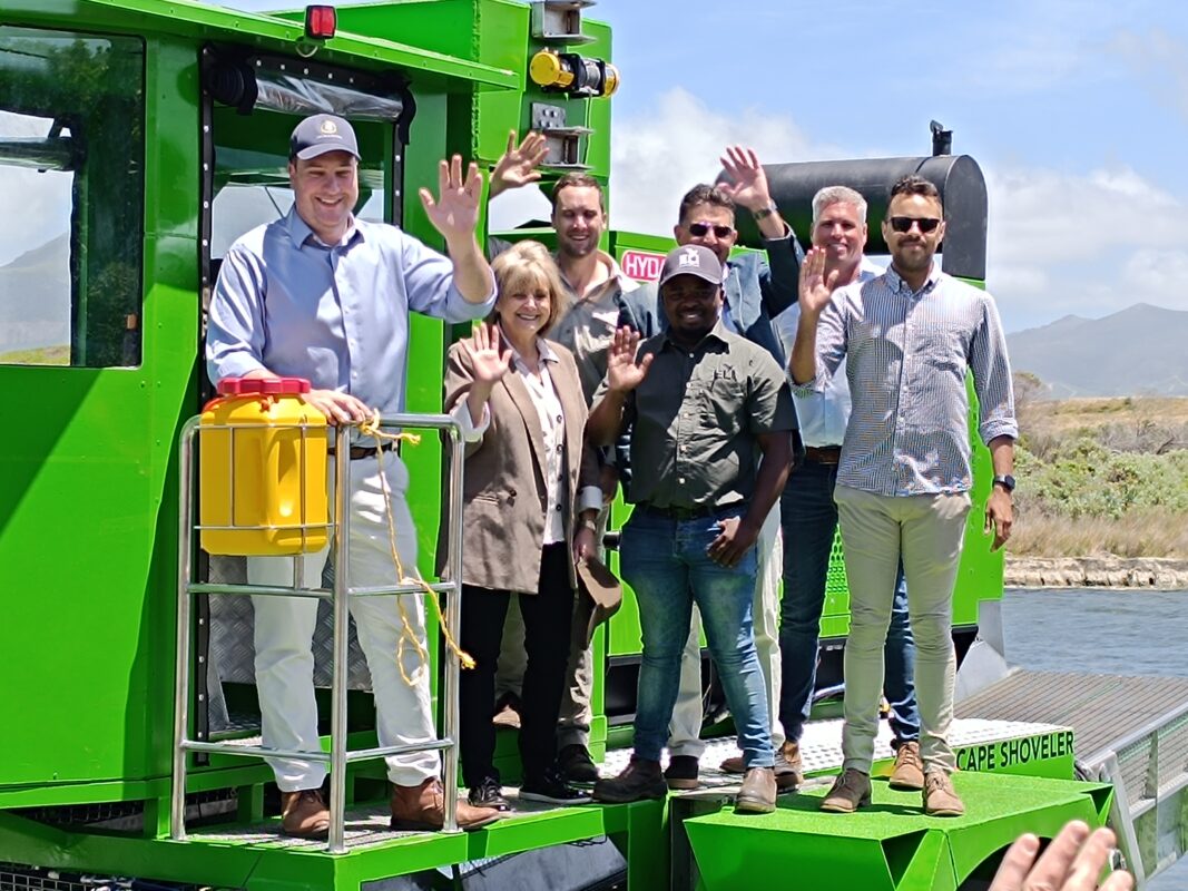 CM1400 Aquatic Weed Harvester