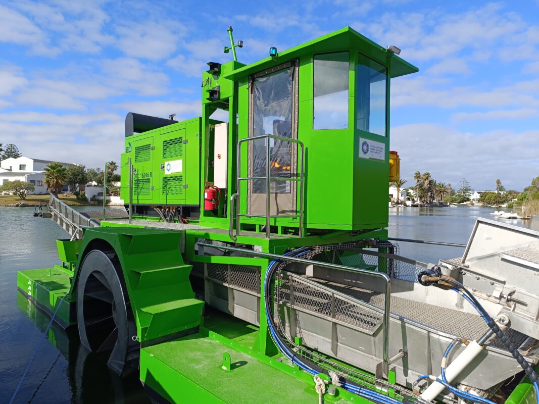 Aquatic Weed Harvester