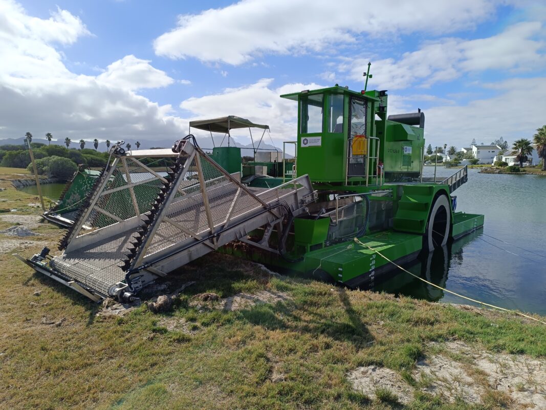 Aquatic Weed Harvester