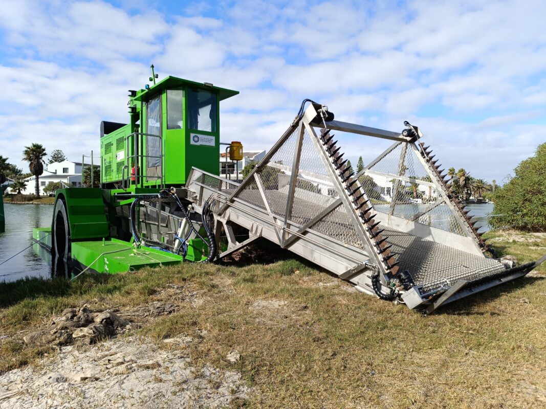Aquatic Weed Harvester